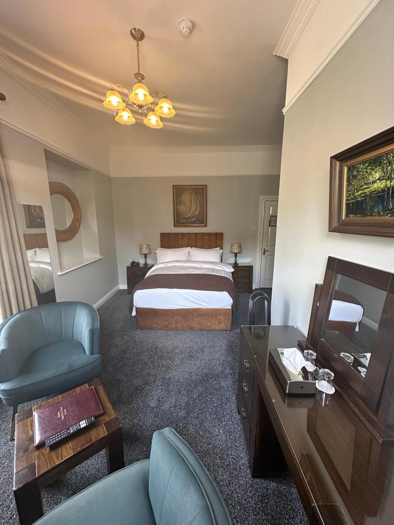 Готель Long Quay House Кінсейл Екстер'єр фото